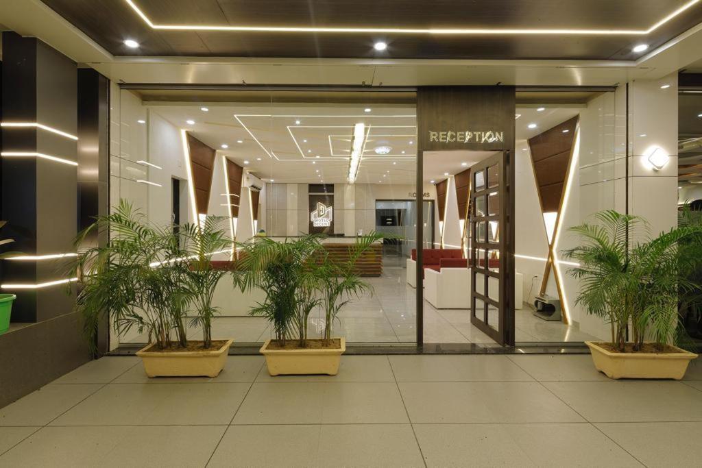 Hotel Decent Unjha ภายนอก รูปภาพ