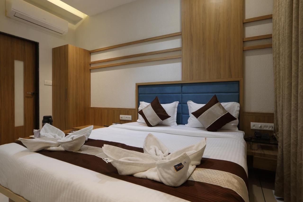 Hotel Decent Unjha ภายนอก รูปภาพ
